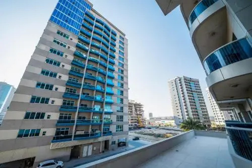 Live spacious 3BR apartment all En Suite & Balcony — отзывы гостей и цены