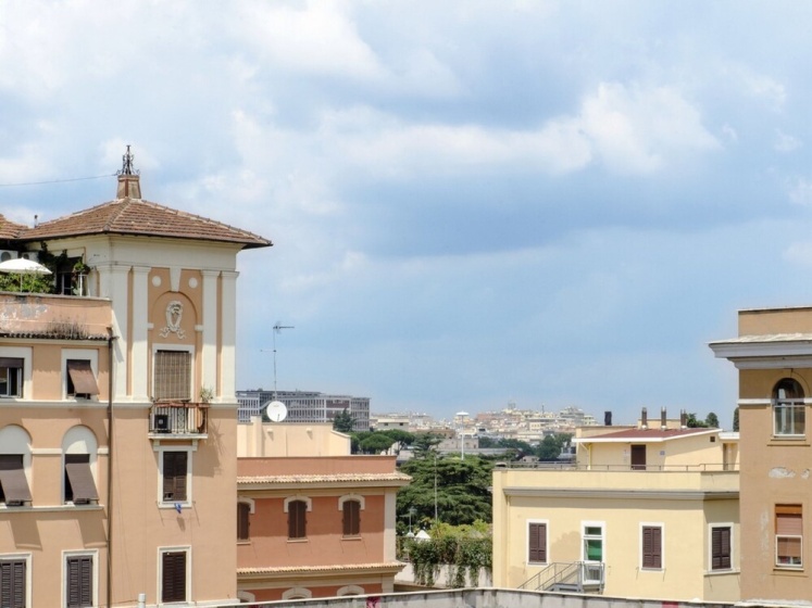 Цены на Apartment With 2 Bedrooms in Roma, With Wonderful City View, Furnished в Риме