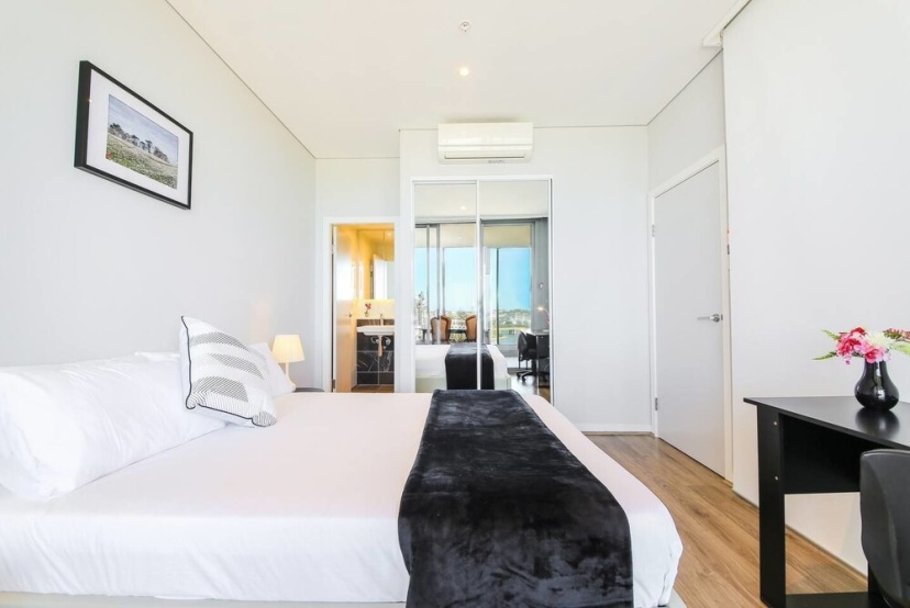 Scenic Waterfront Apartment Wentworth Point — забронировать отель в Сиднее