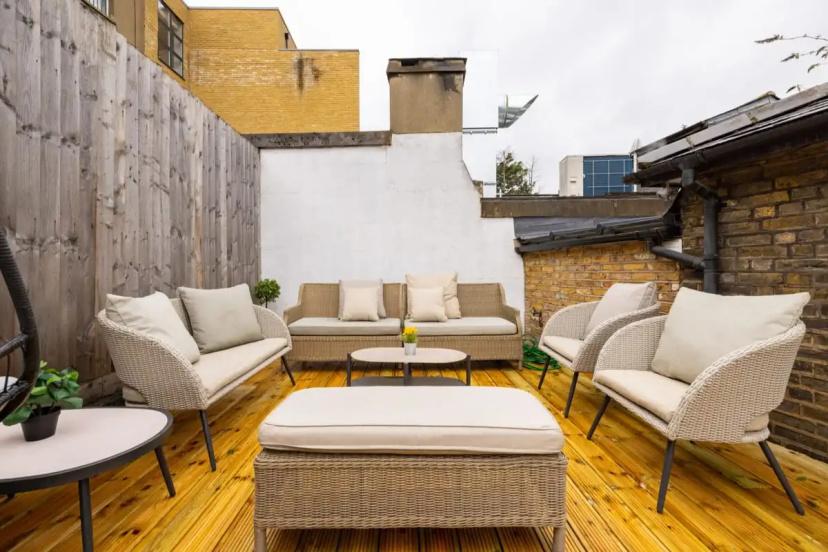 The Stepney Star - Bright & Modern 2BDR with Terrace — отель с удобствами в Лондоне