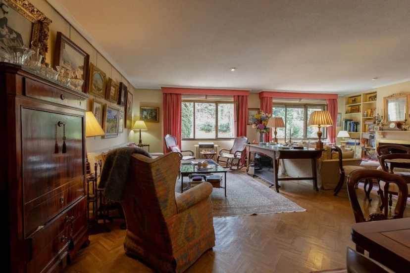 Цены на Cool apartment in Puerta del Hierro в Мадриде