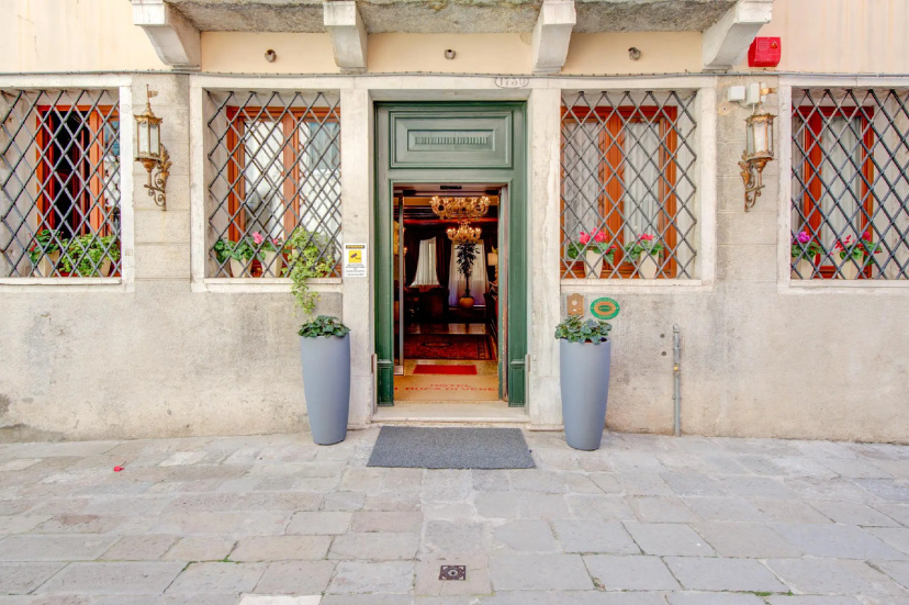 Hotel Al Duca Di Venezia — всё о проживании в Венеции