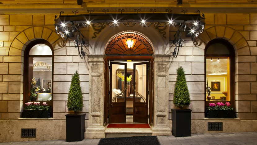 Albergo Ottocento — отель с удобным расположением в Риме