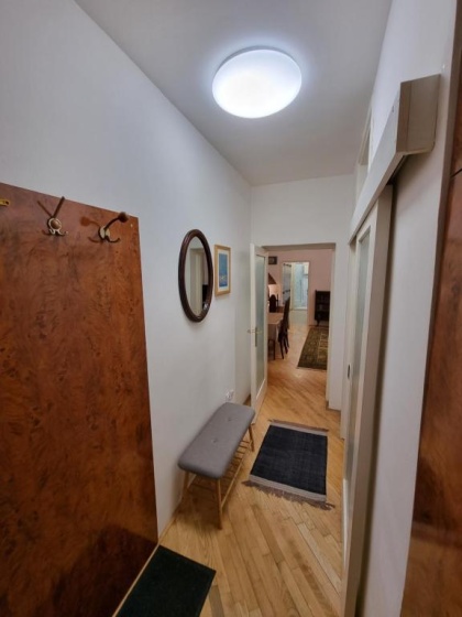 Big Downtown Apartment across National Theater (2 Bedrooms) — отель в Белграде, Сербия