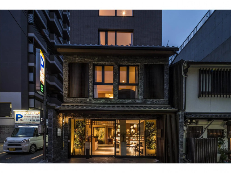 Kyoto Shinmachi Rokkaku Hotel grandereverie — отель с удобным расположением в Киото
