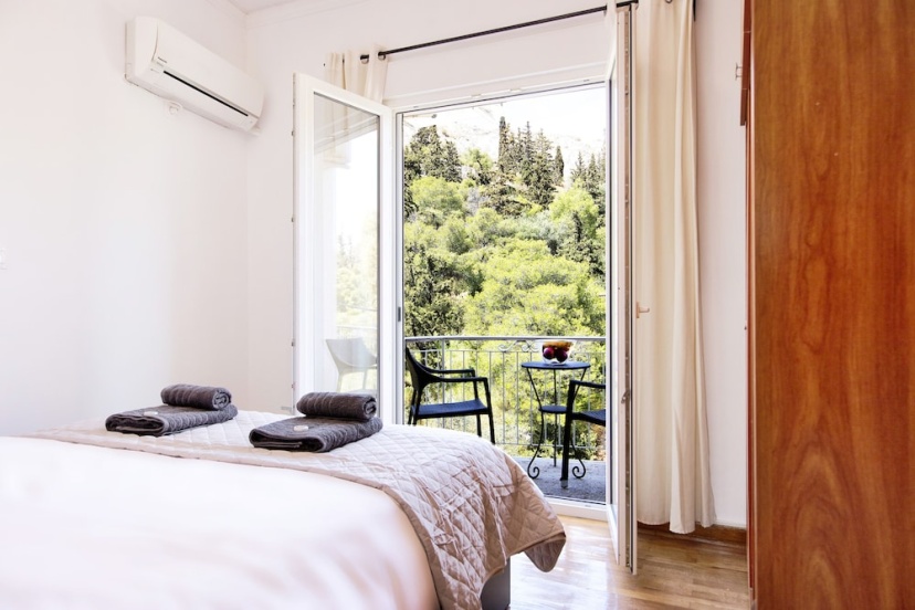 Acropolis Hillside Escape - Sea & Nature View — отель с удобным расположением в Афины