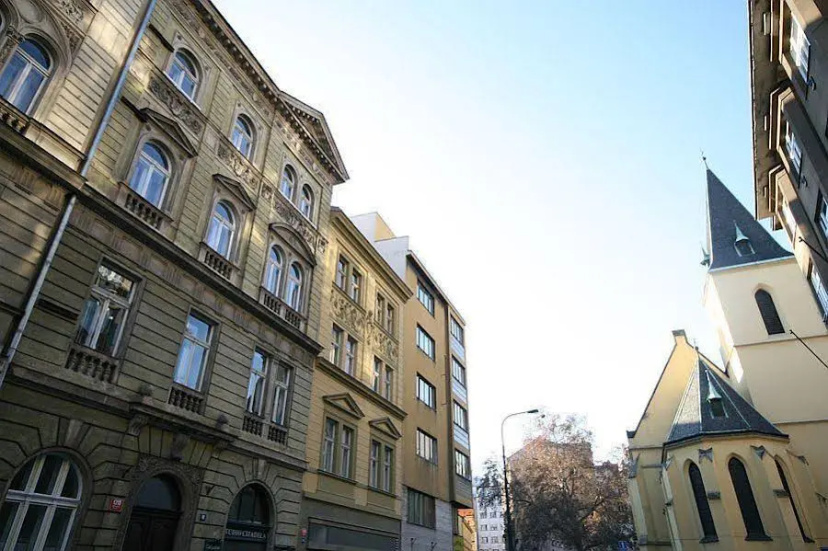 Apartment Attic Klimentska — комфортный отель в Праге