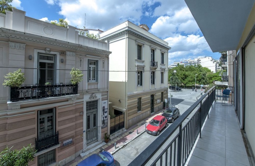 Cinema Museum Apartment — забронировать отель в Афины