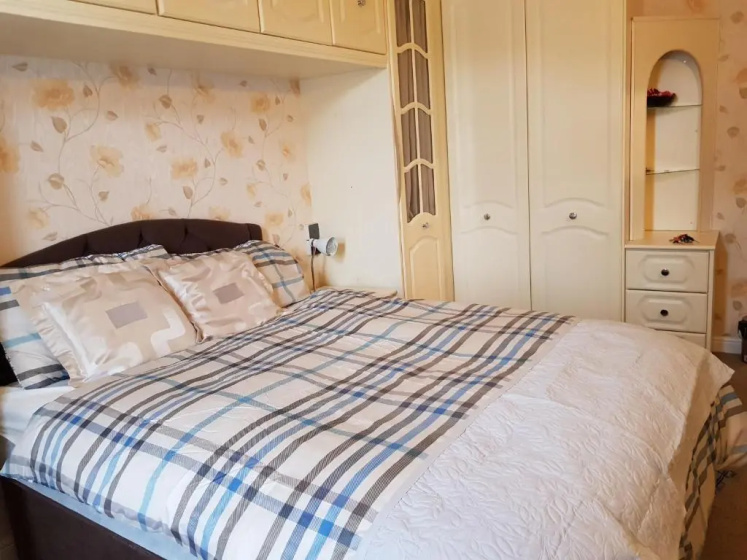 Spacious Bungalow in Romford with parking — отель с удобствами в Лондоне
