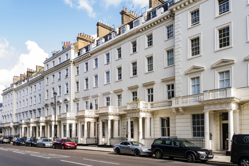 Цены на Charming Victoria Home Close to Buckingham Palace в Лондоне