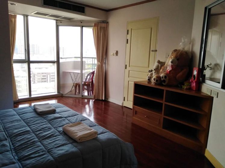 Downtown Apartment near BTS Station — отель в Бангкоке, Таиланд