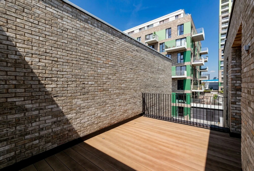 Цены на Modern Townhouse Near 02 Arena & Excel в Лондоне