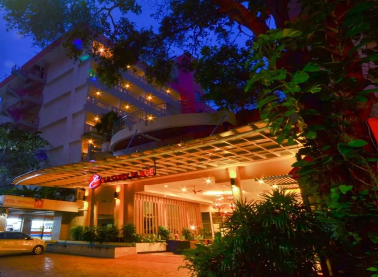 Eastiny Place Hotel — отель с удобным расположением в Паттайе