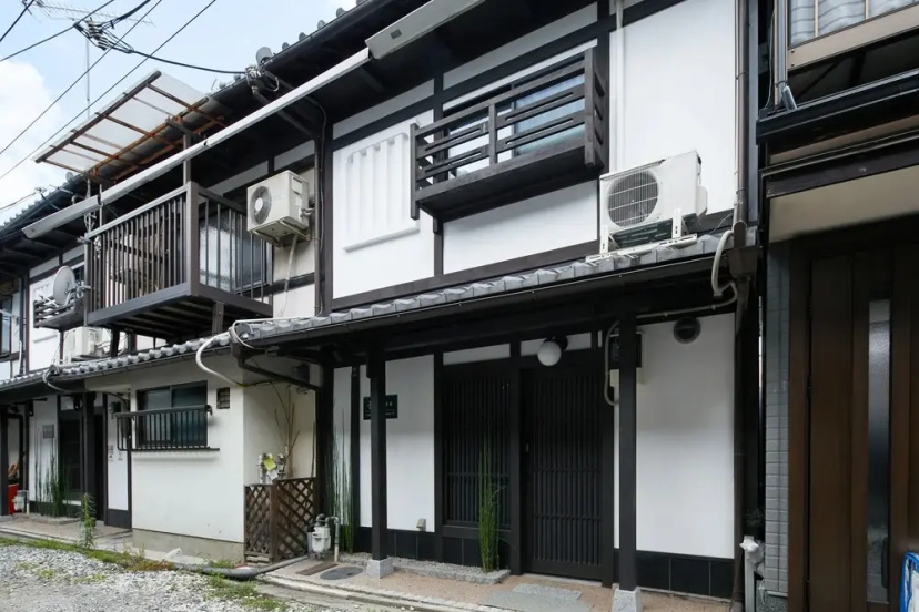 TSUBOMI luxury Inn shimabara-bettei 3 — комфортный отель в Киото