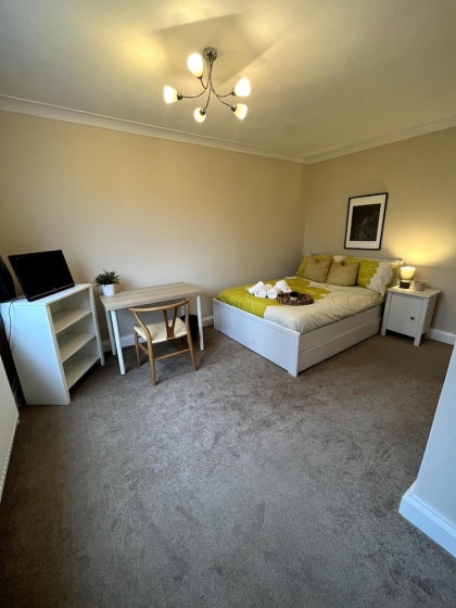 Цены на 2 Bed Flat - 9-12 Mins to Central London Sleeps 4 в Лондоне