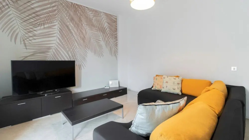 Цены на Italianway - Viale Brianza 14 A в Милане