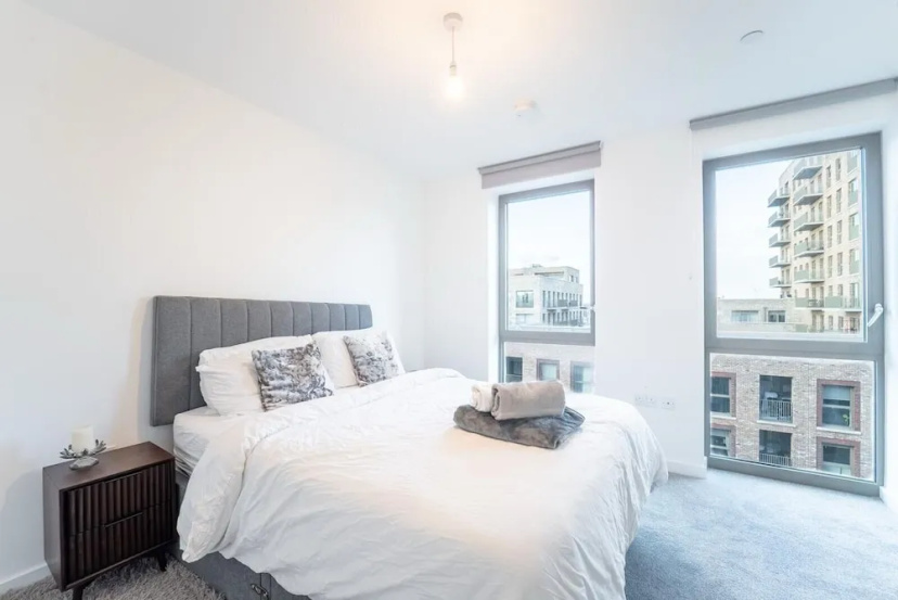 4 Guests - Close Airport - 25min Central London — отель с удобным расположением в Лондоне