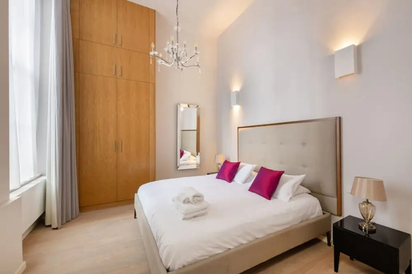 Presidential Residence 14ft High Ceilings — отель с удобным расположением в Лондоне