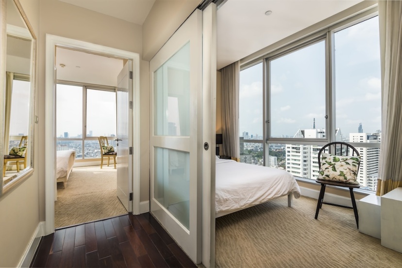 Serviced 2 Bed Scenic Skyvillas — отель с удобствами в Бангкоке
