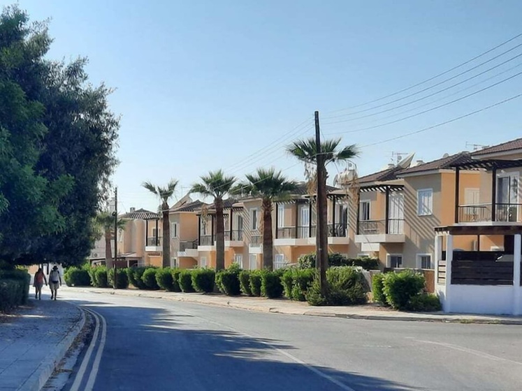 Sirena Sunrise Prestige Apartments — забронировать отель в Пафос