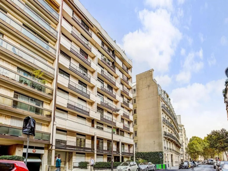 Welkeys Apartment - La Fontaine — отель с удобствами в Париже
