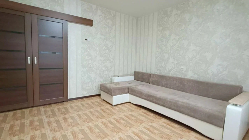 2-к. кв. на Ястынской 15 — забронировать отель в Красноярске