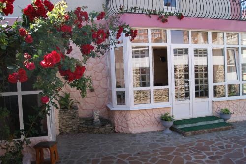 Guest House Romanovykh Victoria — отзывы гостей и цены