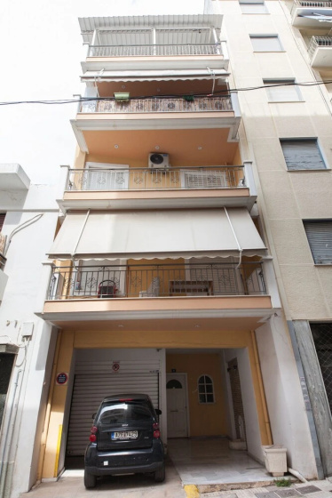 Home Away from Home 2 Bd Apt in Zografou — комфортный отель в Афины