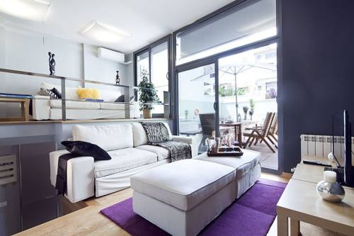 My Space Barcelona Pool Garden Apartments — отель с удобствами в Барселоне