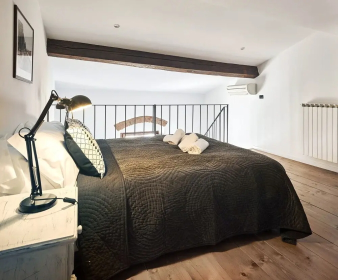 A Few Steps to The Duomo Adorable 1BD Apt — отель с удобным расположением в Флоренции