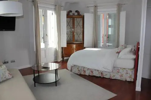 Mimis Apartments — комфортный отель в Мадриде