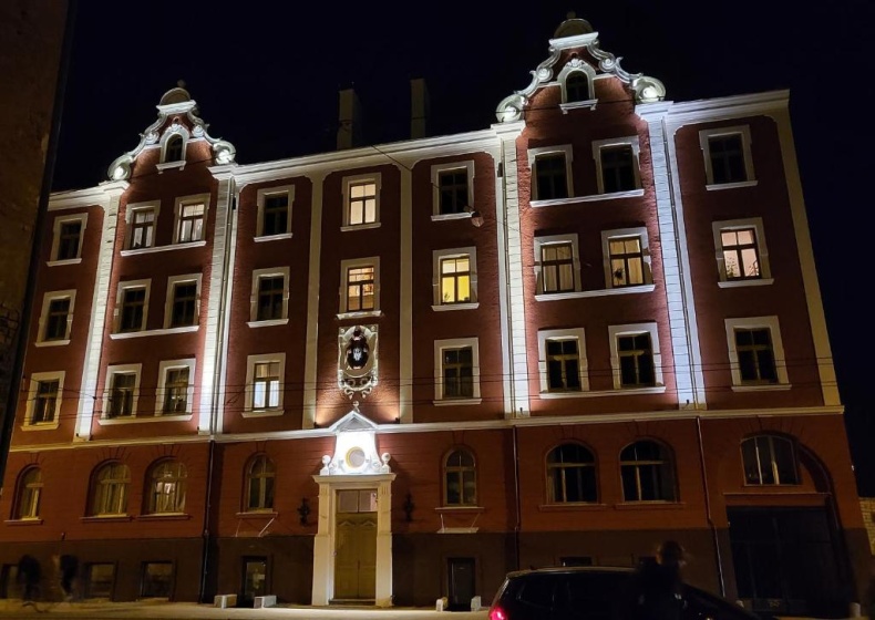 Ancient Storie's AP 65sqm Renovated Free parking — забронировать отель в риге