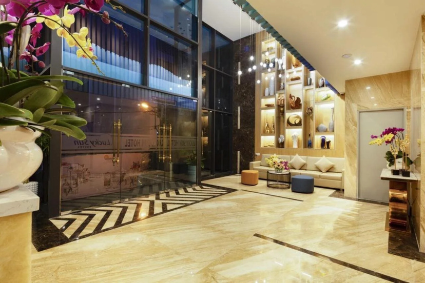 Lucky Sun Hotel — отель рядом с интересными местами в Нячанге