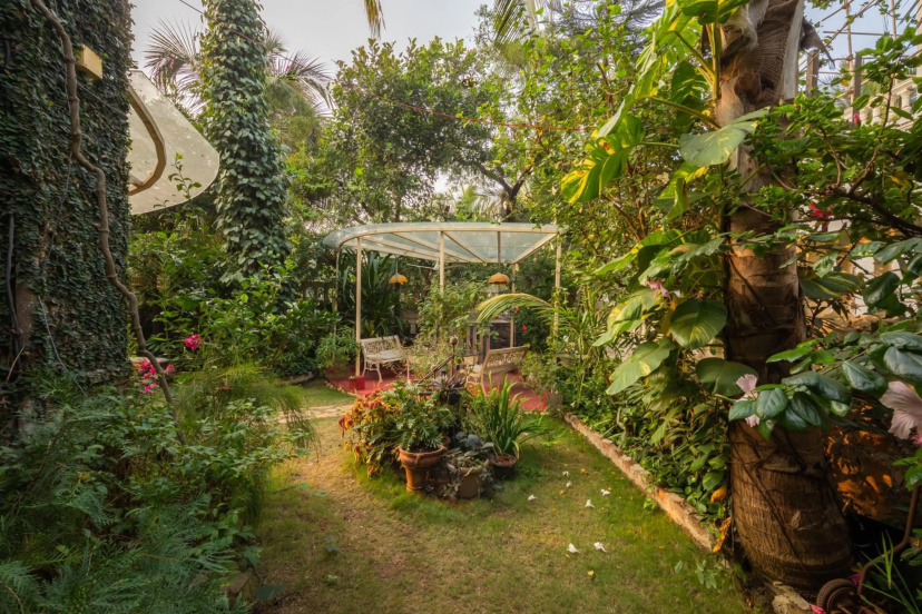 Цены на SaffronStays Birdsong, 3 BDR Pet-friendly Villa in Madh Island в Мумбаи