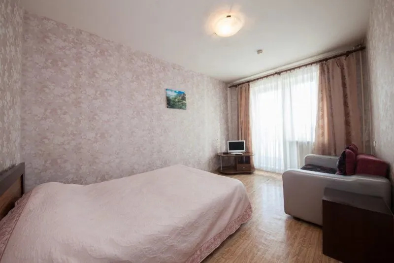 Apartments Kvartirov on str. Gorkogo, bld.37 — забронировать отель в Красноярске