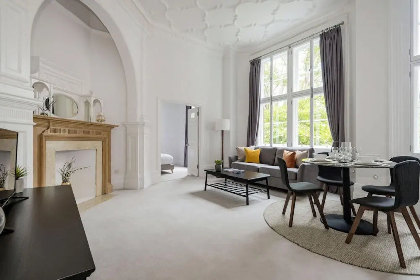 Цены на The Pavilion Road Suite Next to Sloane Square в Лондоне