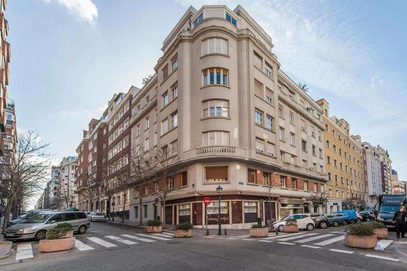 Hauzify I Apartamento Salamanca — отель с удобным расположением в Мадриде