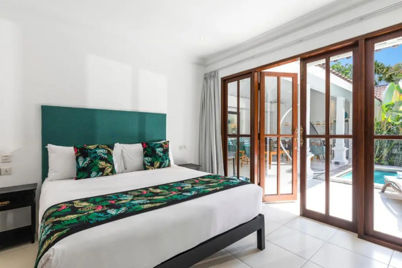 Villa Merah Seminyak — забронировать отель в Кута