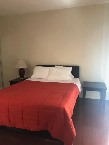 Relax and Comfortable 2 Bedroom Townhome — отель с удобным расположением в Лос-Анджелесе