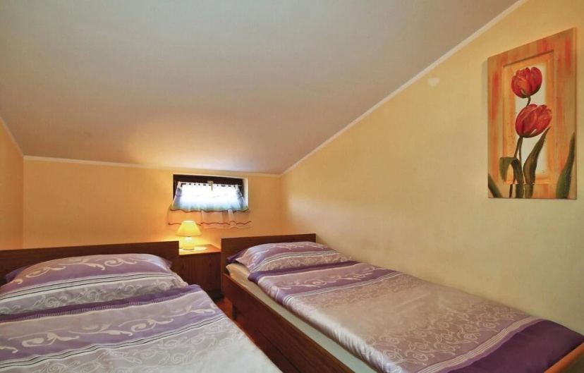 Nice Home in Porec With Wifi and 4 Bedrooms - Hotel in Porec - Photo 1