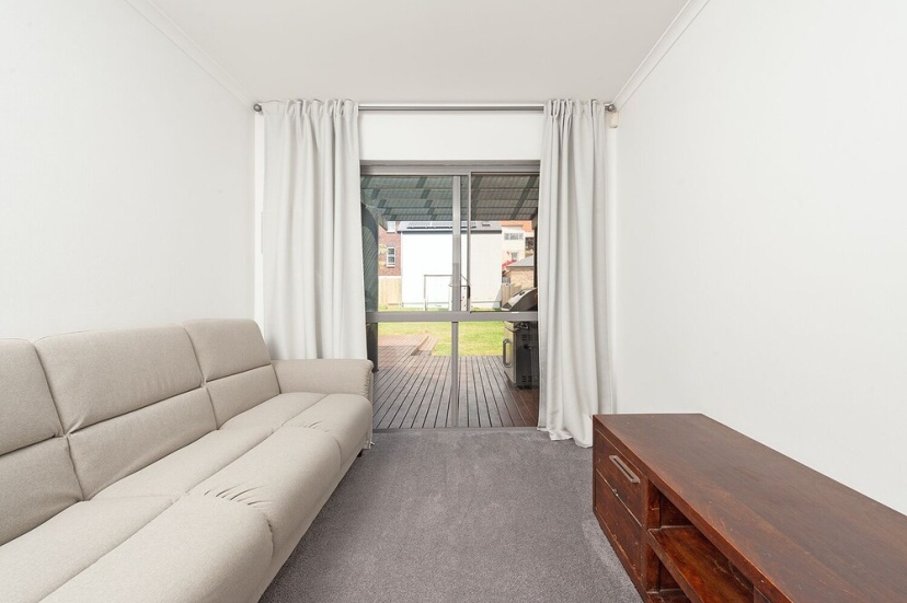 Цены на Large Family Home Bondi в Сиднее