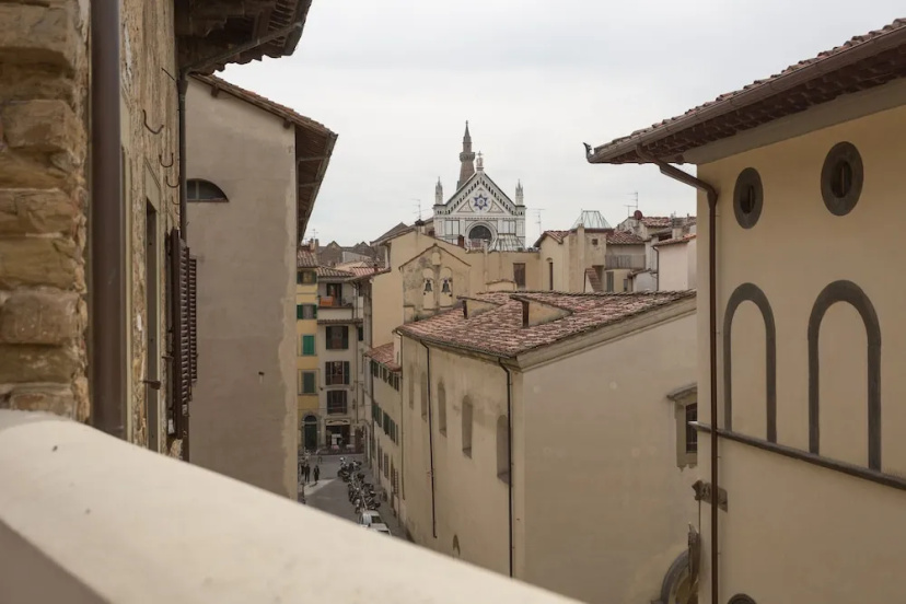 Family Apartments Palazzo Salviati — отель с удобным расположением в Флоренции
