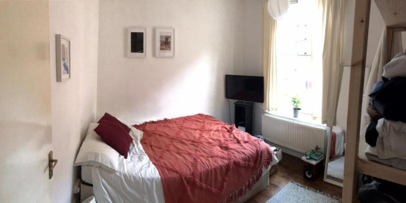 Charming 3-bed Apartment in London — отель с удобным расположением в Лондоне