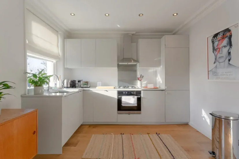 2 Bedroom Apartment Near Ladbroke Grove 4 — отель в Лондоне, Соединенное Королевство
