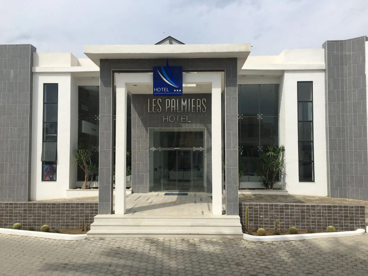 Hotel Les Palmiers Beach Holiday Village — отель с удобствами в Монастир