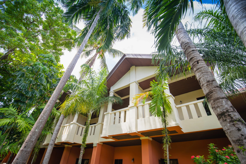 Phuket Leelavadee Hua Ting Resort — отель с удобным расположением в Пхукете