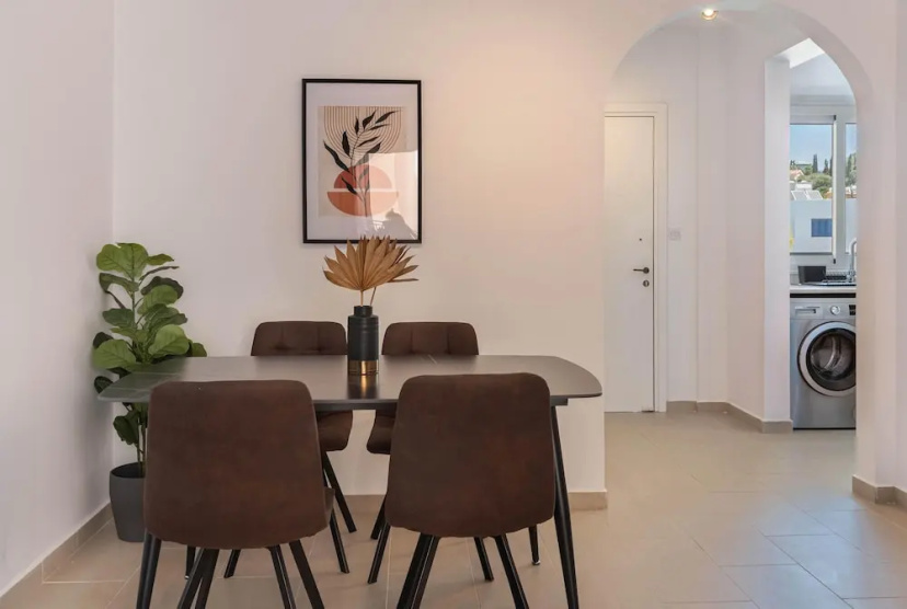 Phaedrus Living: Paphos Ithaki Gardens Flat 2 — отель в Пафос, Кипр