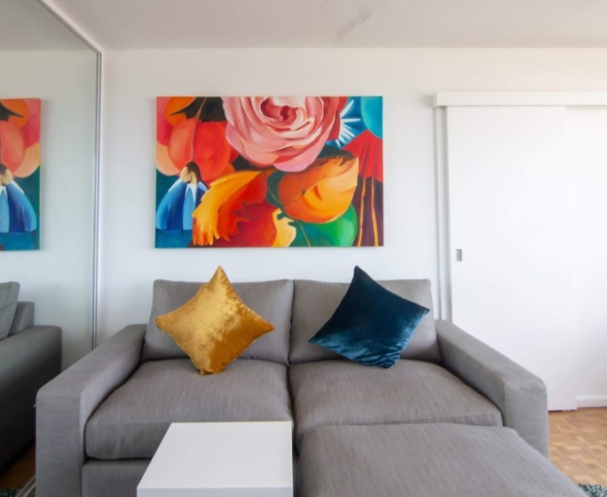 Bright 1 Bedroom Studio With Amazing City Views — отель с удобным расположением в Сиднее