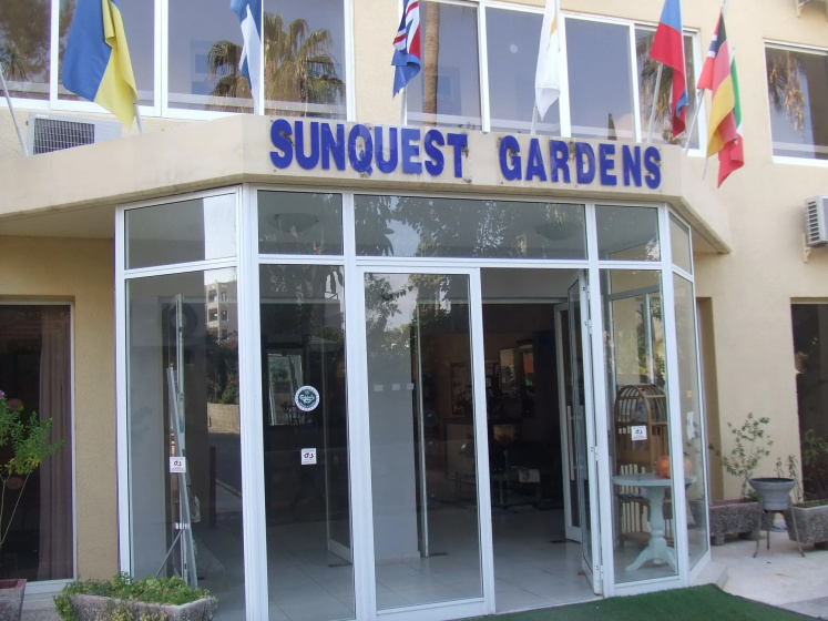 Сравните цены на Sunquest Gardens Holiday Resort в Лимассол