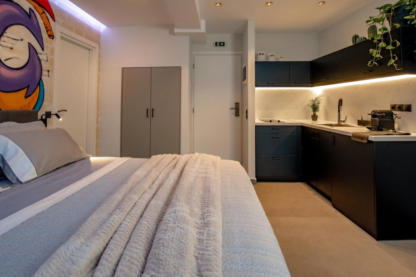 Triple A - Apartments Accommodation in Psirri Square 4 — отель в Афины, Греция